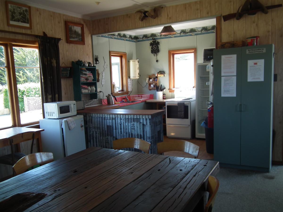 Mountains Edge Cabins Monowai Extérieur photo