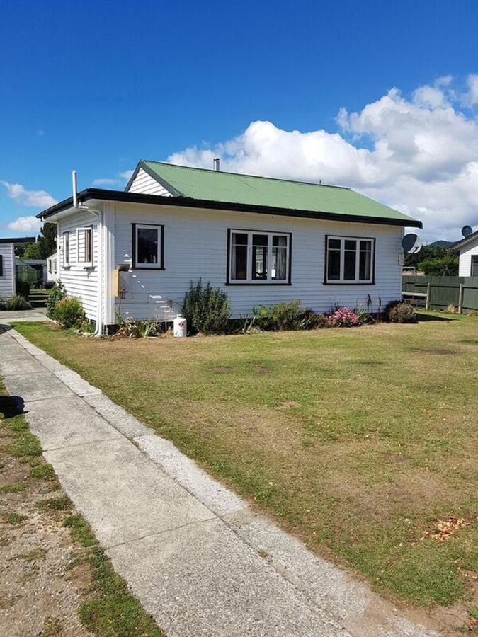 Mountains Edge Cabins Monowai Extérieur photo